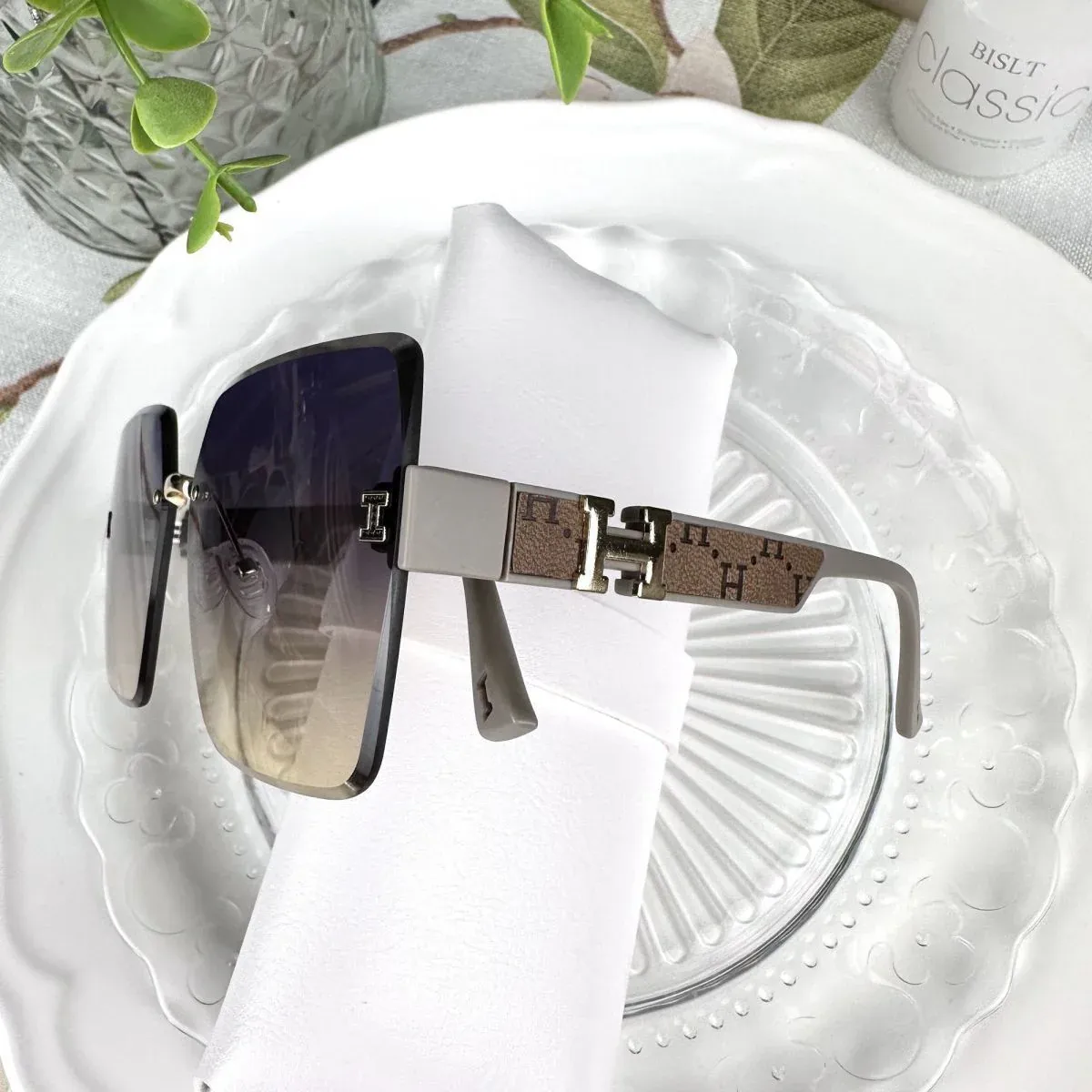 New Sunglasses Women's Frameless Anti-ultraviolet Gradient Two-color Sunglasses