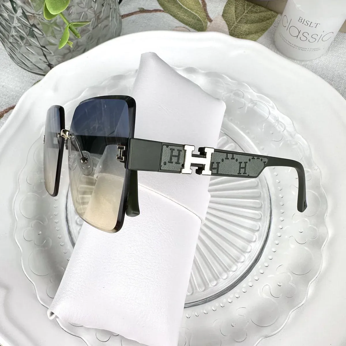 New Sunglasses Women's Frameless Anti-ultraviolet Gradient Two-color Sunglasses