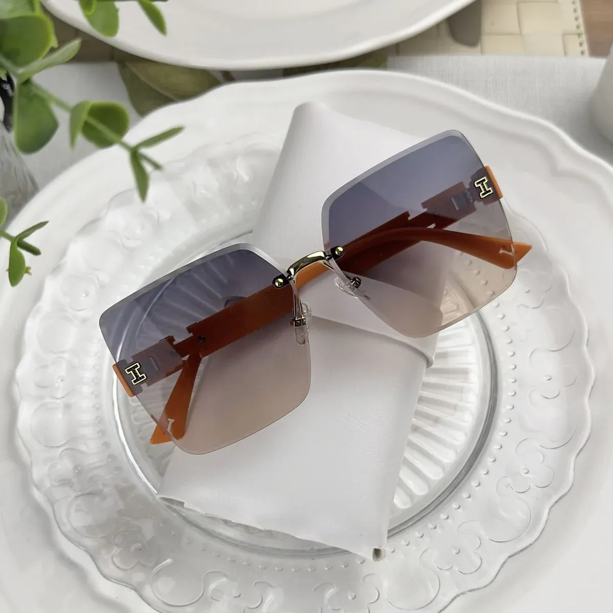 New Sunglasses Women's Frameless Anti-ultraviolet Gradient Two-color Sunglasses