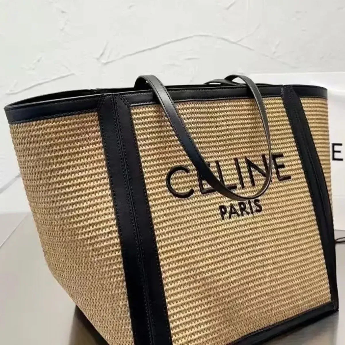 Fashion Joker Large Capacity Tote Bag Leisure Holiday Bag