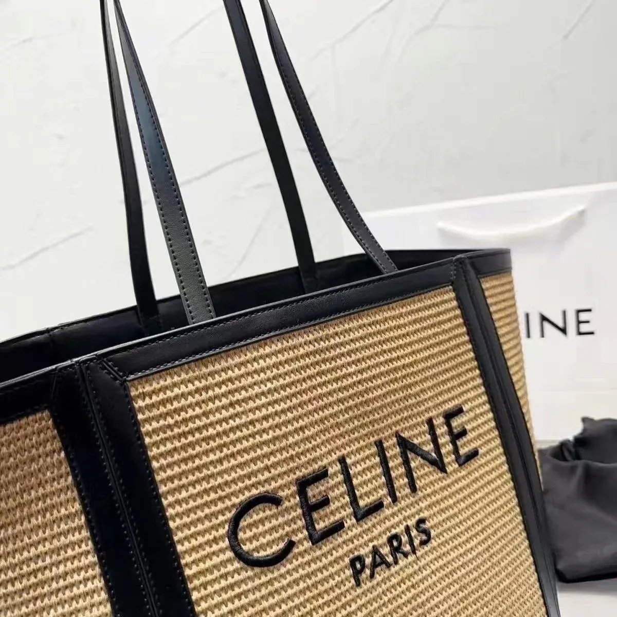 Fashion Joker Large Capacity Tote Bag Leisure Holiday Bag