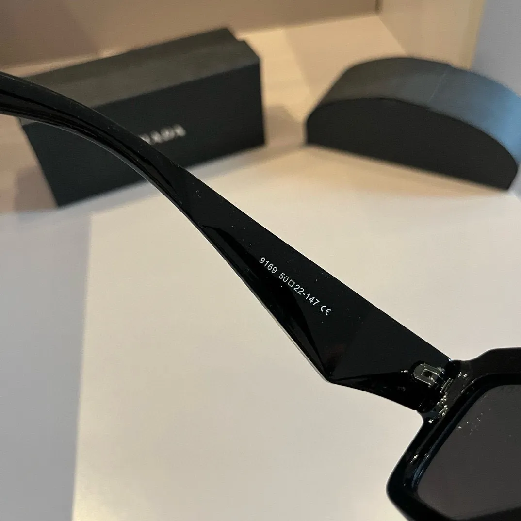 New Fashionable sunglasses