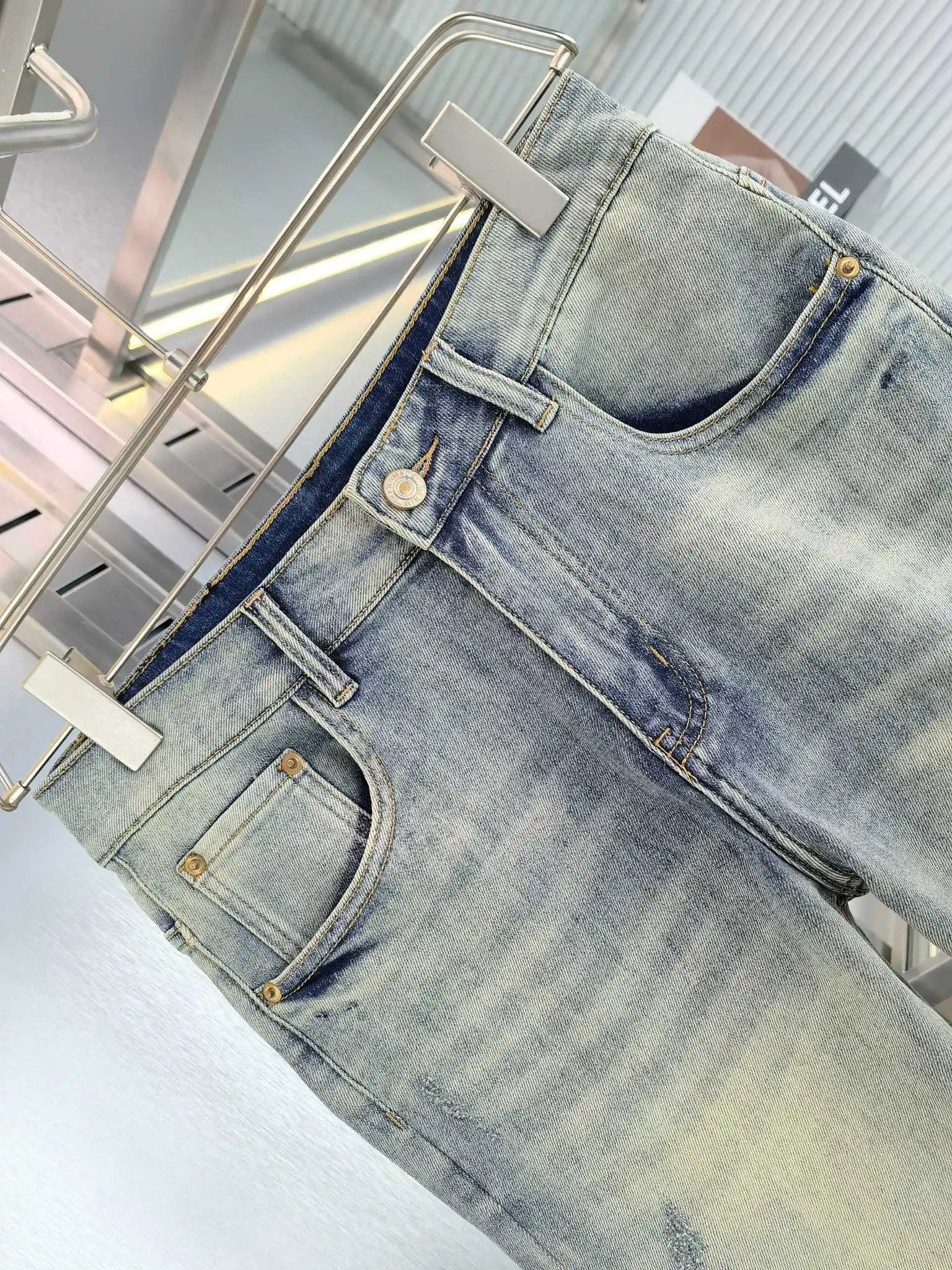 Straight denim shorts