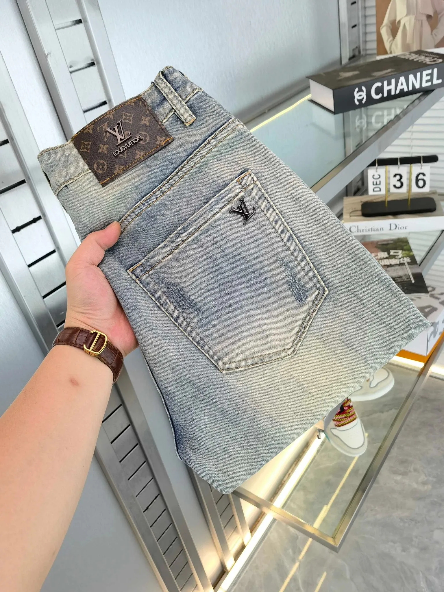 Straight denim shorts