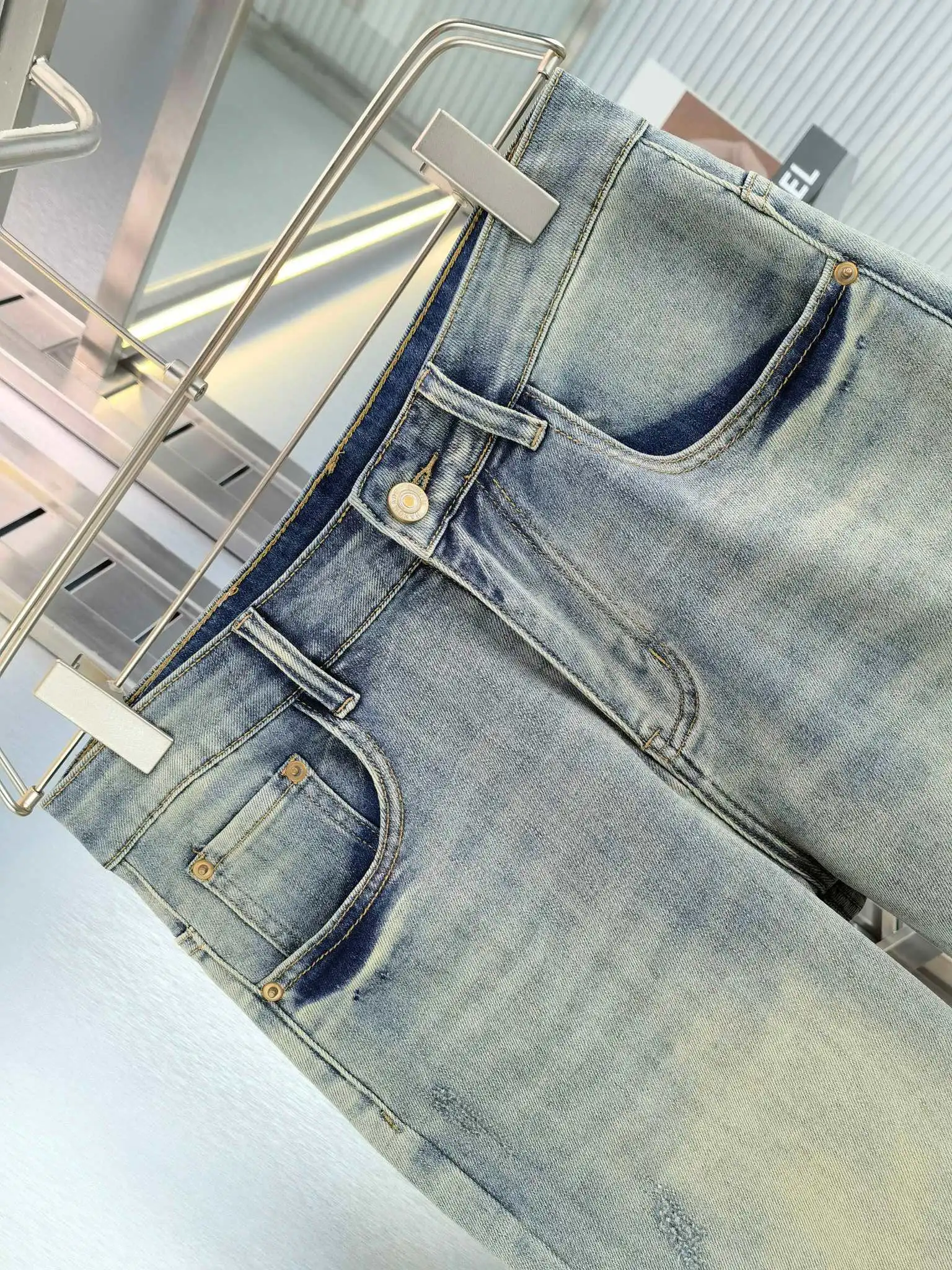 Straight denim shorts