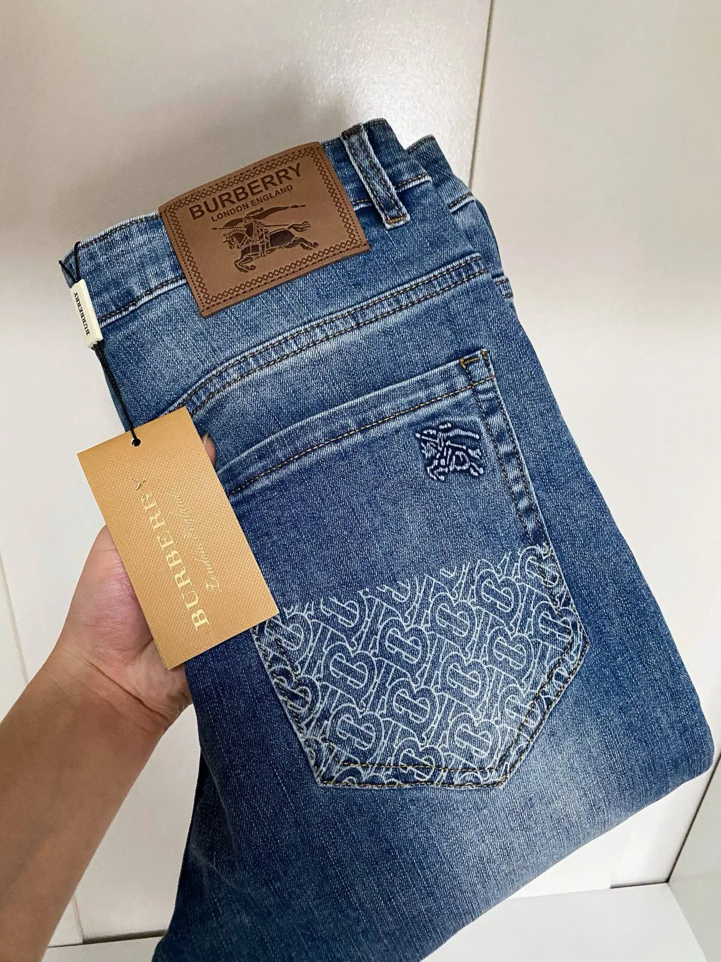 Classic New Jeans For Spring and Summer