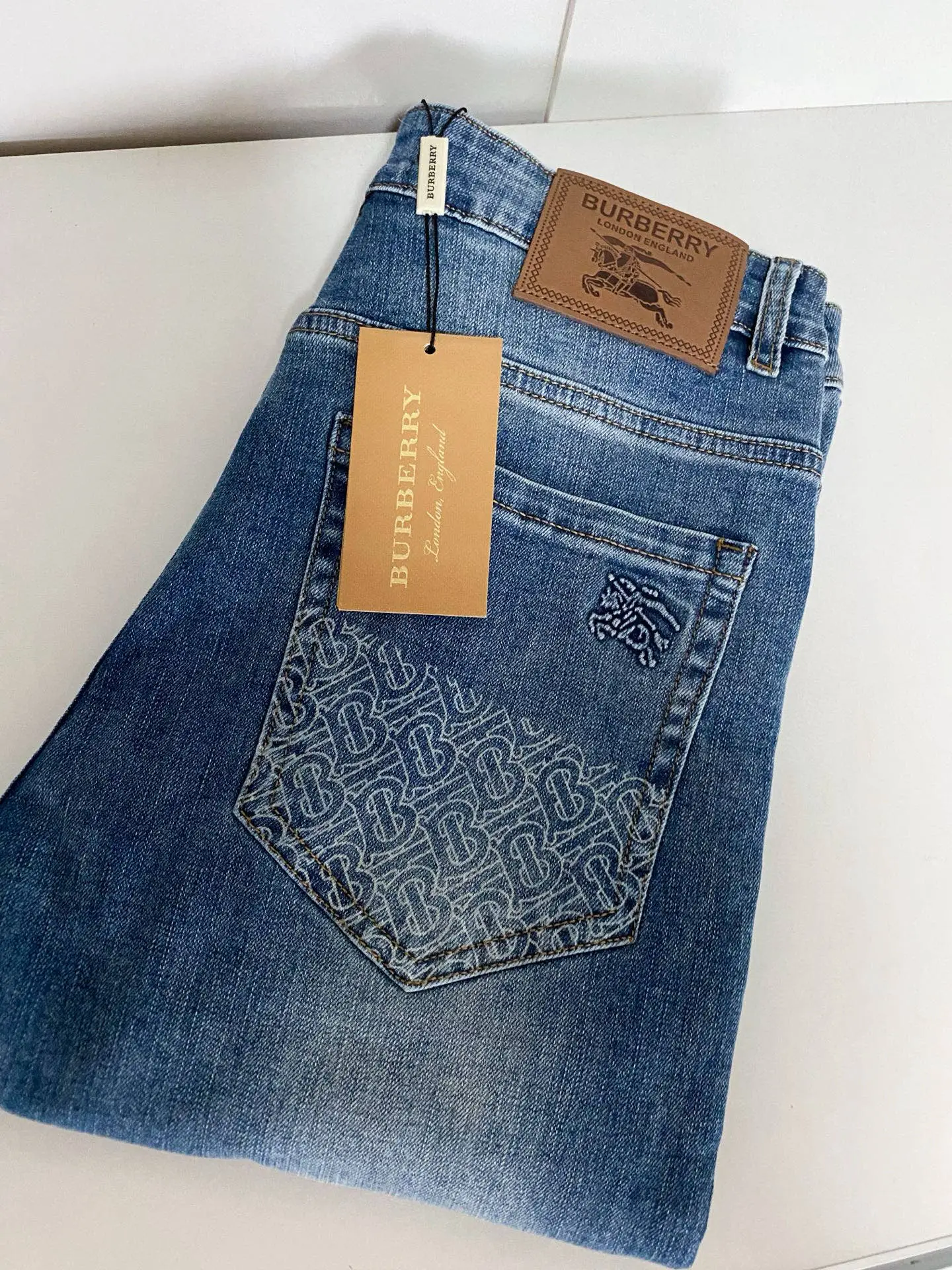 Classic New Jeans For Spring and Summer