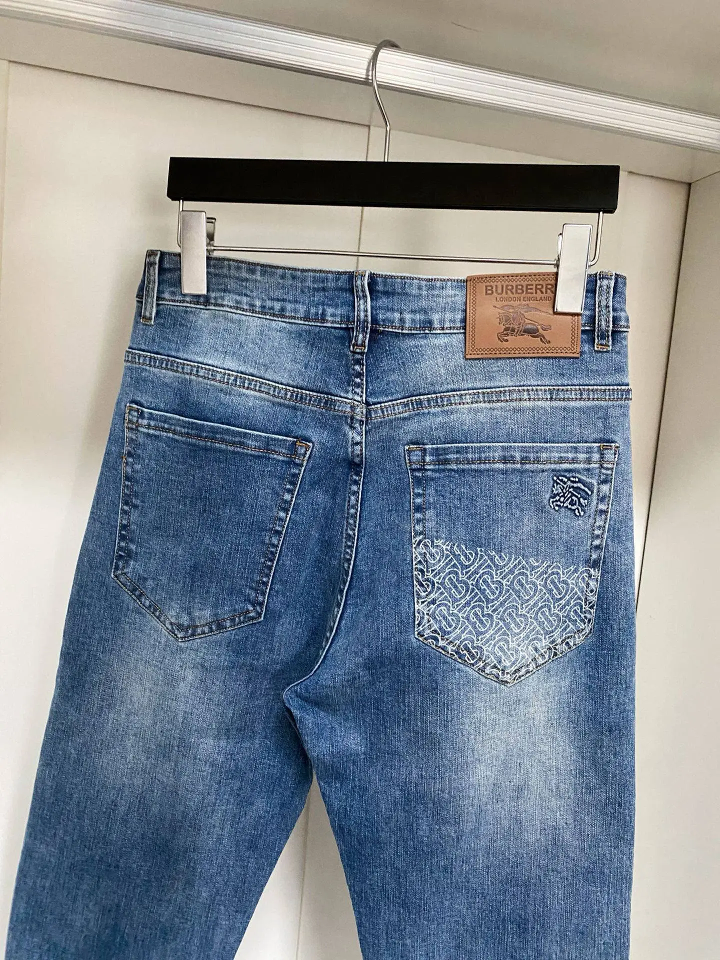 Classic New Jeans For Spring and Summer