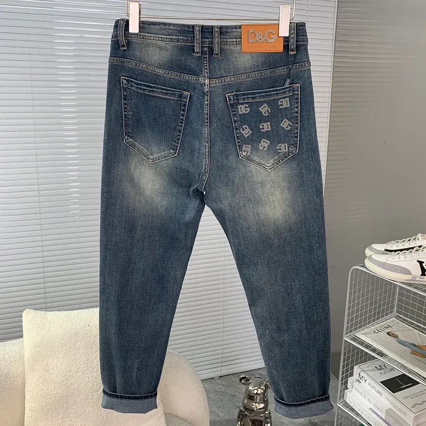 New Fashion Versatile Thin Jeans