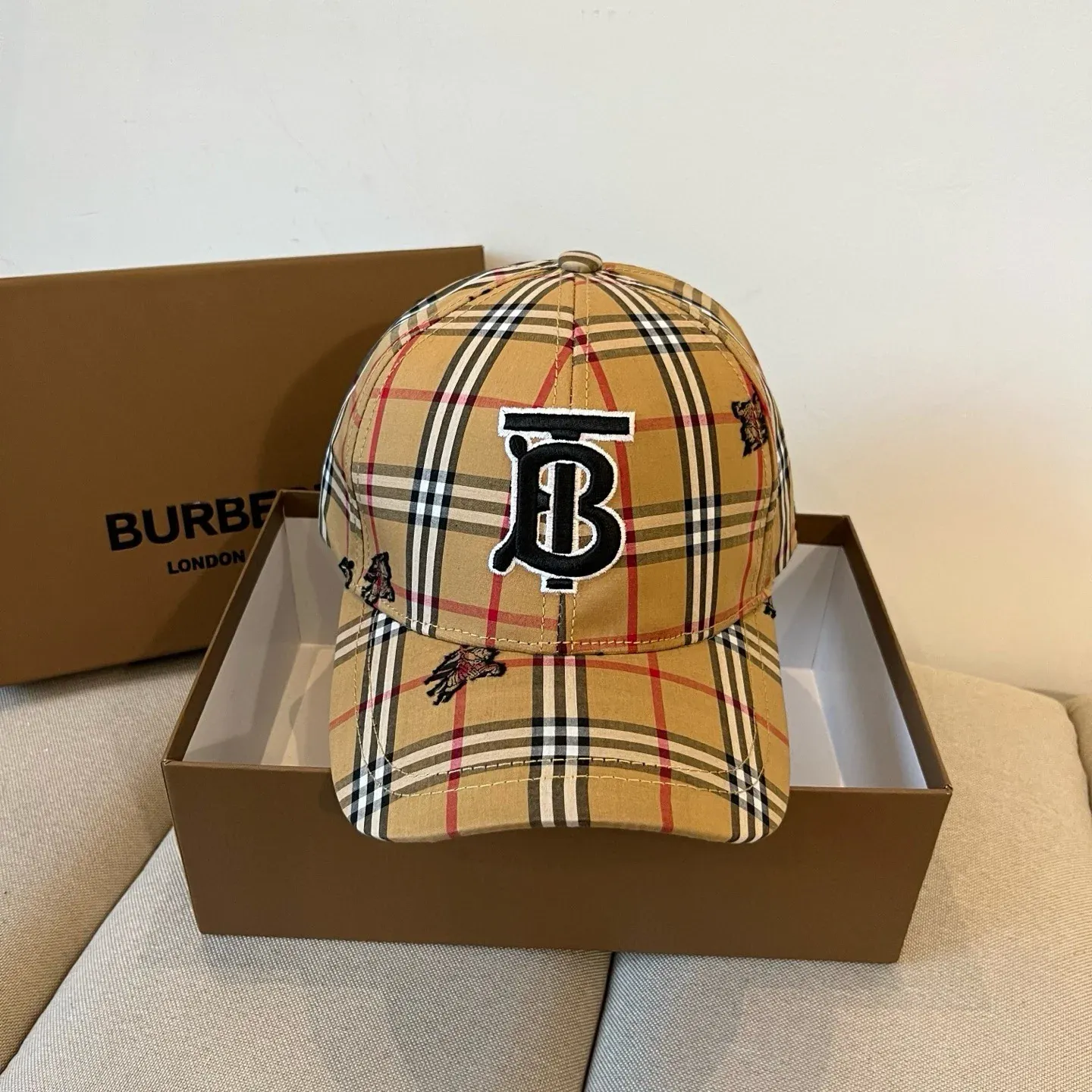New Fashion Plaid War Horse Baseball Cap
