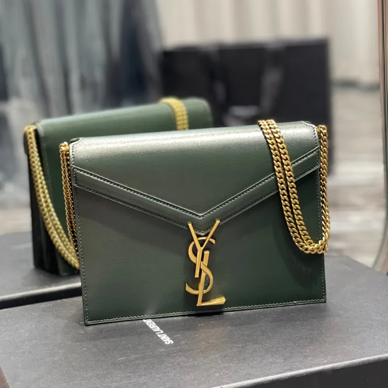 Cassandra Medium Chain Bag In Grain De Poudre Embossed 22cm