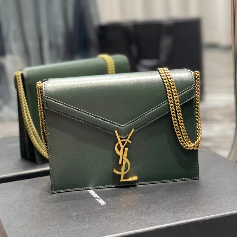 Cassandra Medium Chain Bag In Grain De Poudre Embossed 22cm