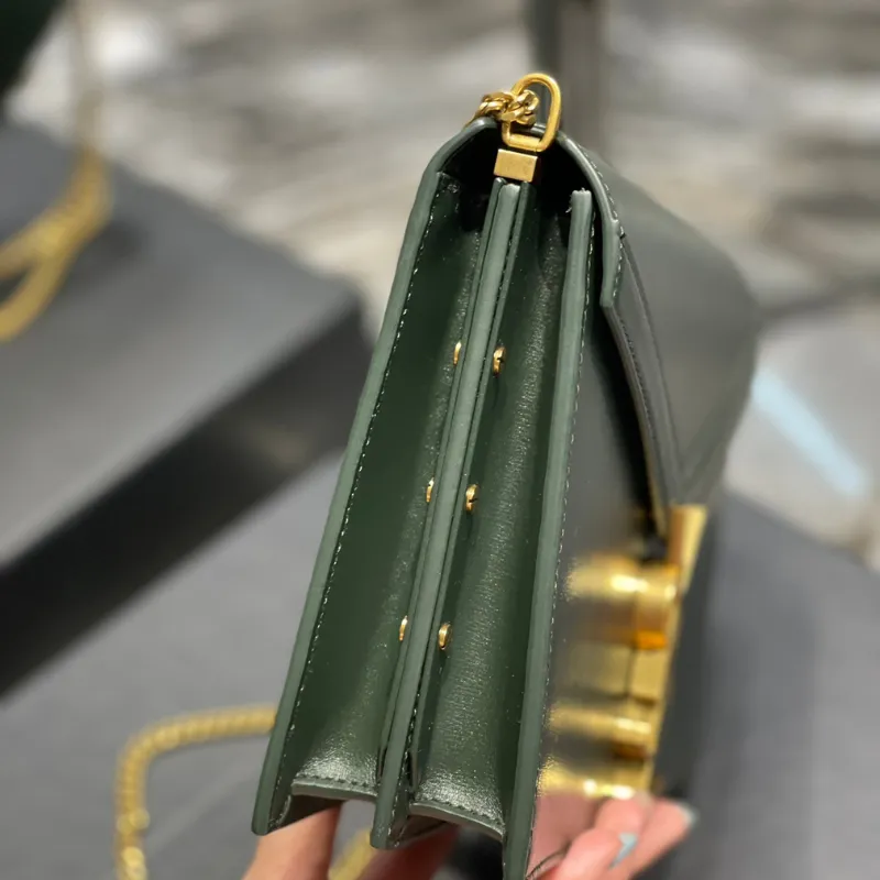 Cassandra Medium Chain Bag In Grain De Poudre Embossed 22cm